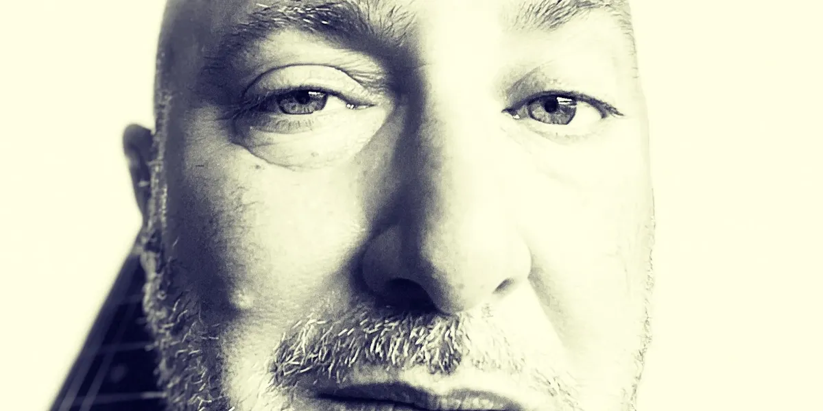 Portrait of artist Gary Gore